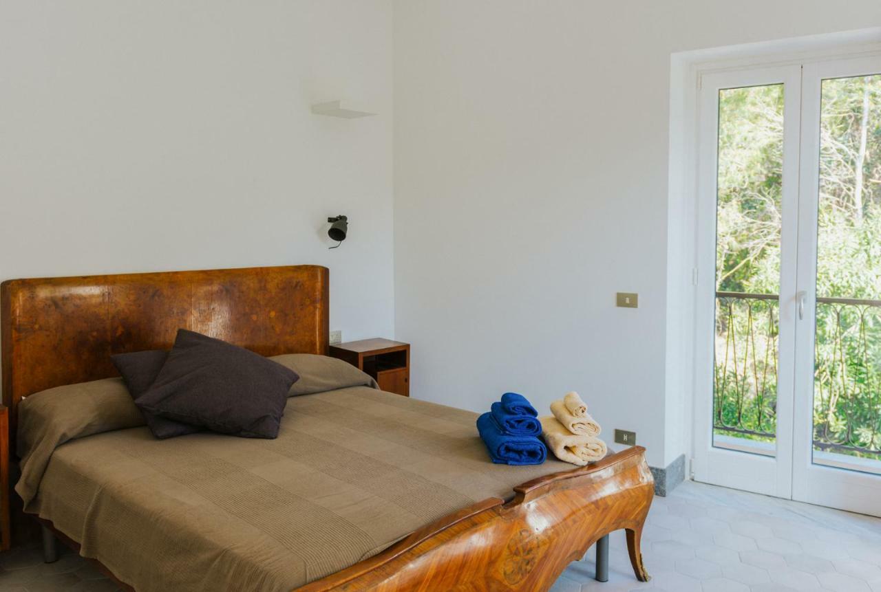 La Concha Suites Pioppi Dış mekan fotoğraf