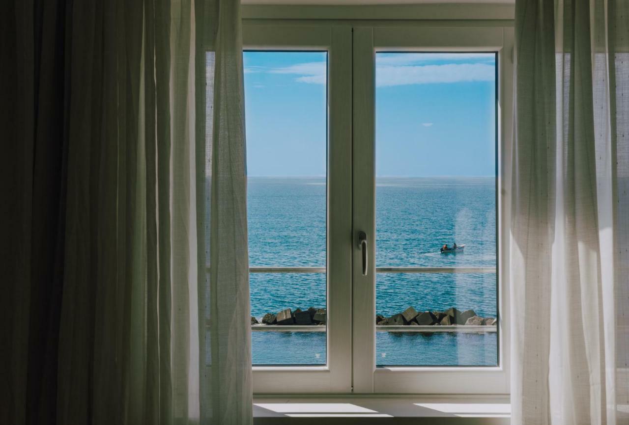 La Concha Suites Pioppi Dış mekan fotoğraf