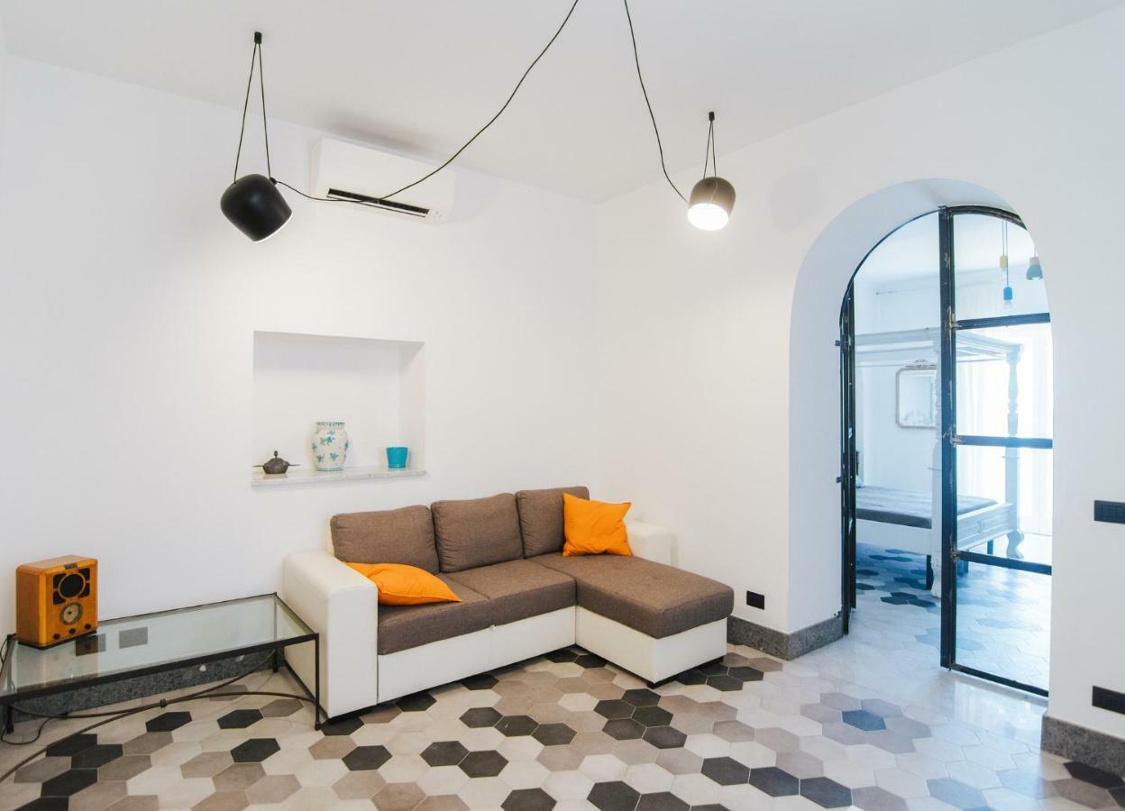 La Concha Suites Pioppi Dış mekan fotoğraf